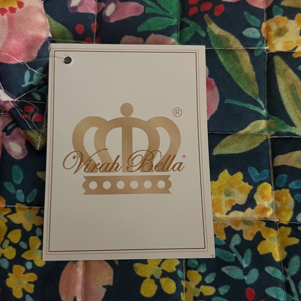 Virah Bella, Jane Quilted Floral Tote Bag (16”x17”x8”) 100% Polyester NWT - Picture 10 of 11